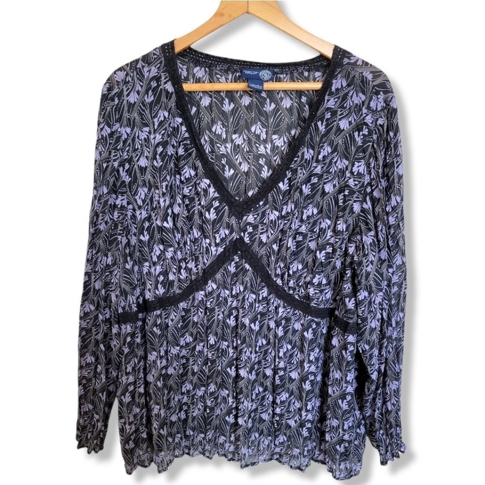 Venezia/ lane bryant purple and black long sleeve flowy top size 26/28